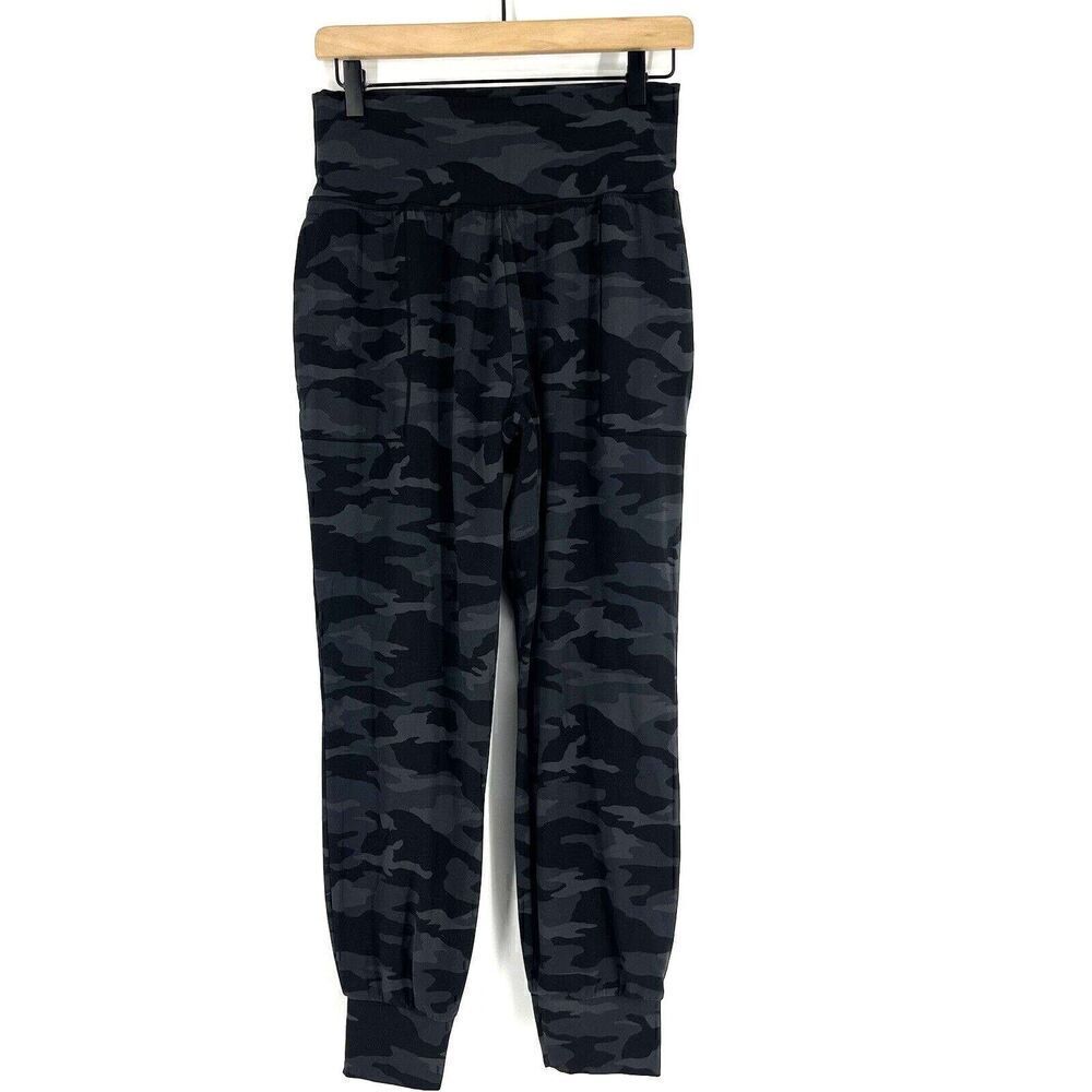 Athleta Pants Size Medium Women Gray Salutation Camo Jogger Stretch Yoga Pull On